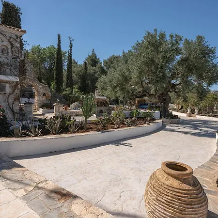 Louiza - Luxury Stone Volimes