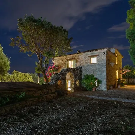 Louiza - Luxury Stone Volimes