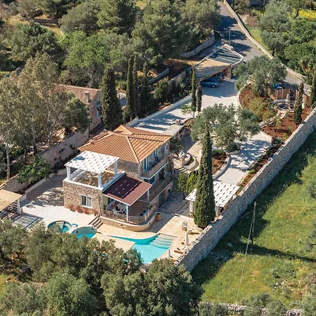 Villa Louiza - Luxury Stone Volimes