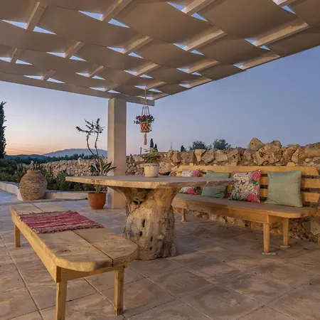 Louiza - Luxury Stone Volimes