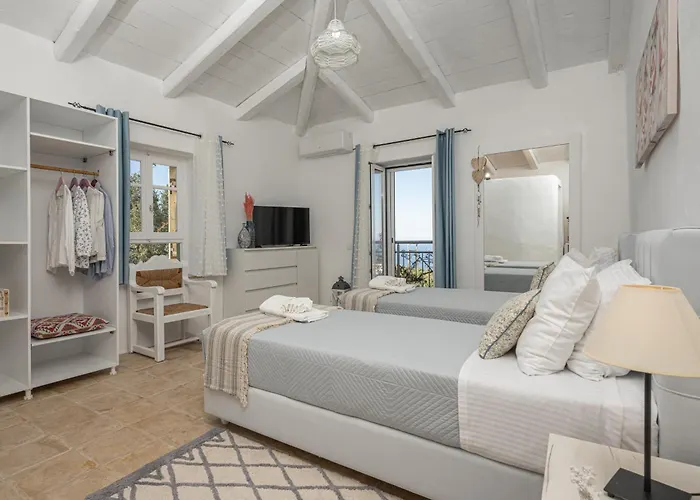 Louiza - Luxury Stone Villa