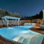 Villa Louiza - Luxury Stone Volimes