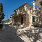 Villa Louiza - Luxury Stone