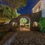 Louiza - Luxury Stone Villa Volímai