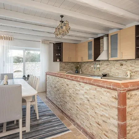 Louiza - Luxury Stone *