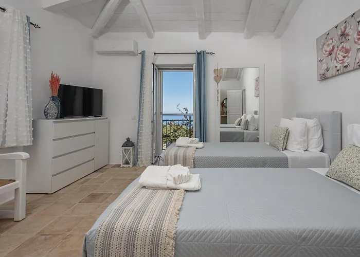 Louiza - Luxury Stone Villa Volímai
